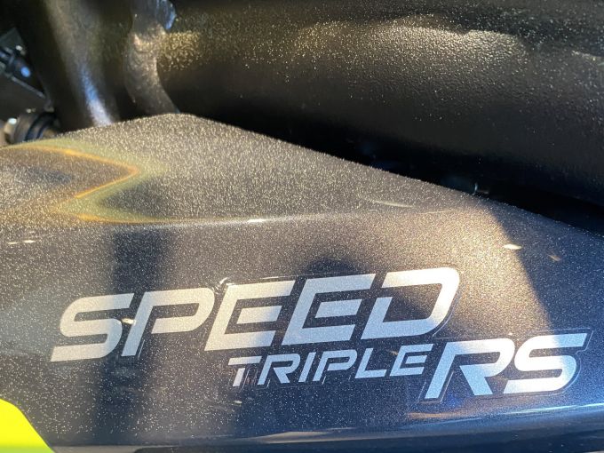 TRIUMPH SPEED TRIPLE 1200 RS 4