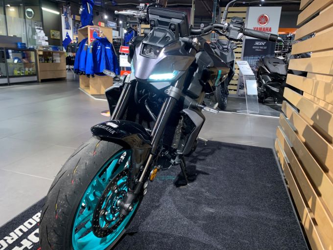 YAMAHA MT09 YAMT 4