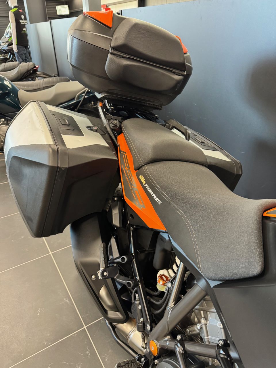 KTM 1290 SUPER ADVENTURE S 4
