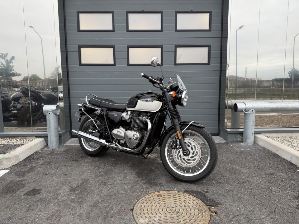 TRIUMPH BONNEVILLE T120 4
