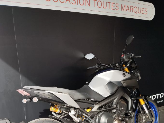 YAMAHA MT-09 SP 4