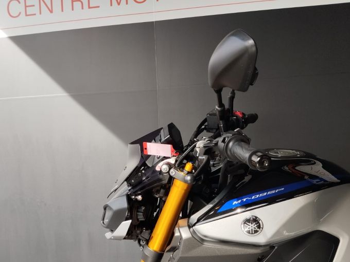 YAMAHA MT-09 SP 4