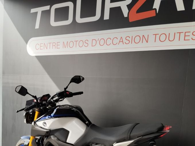 YAMAHA MT-09 SP 4