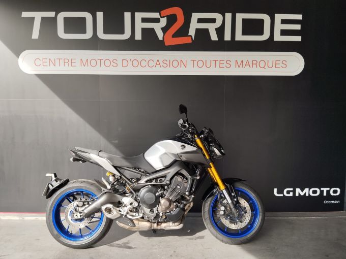 YAMAHA MT-09 SP 4