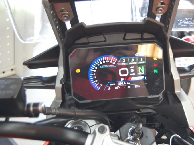 SUZUKI DL V-STROM 1050 4