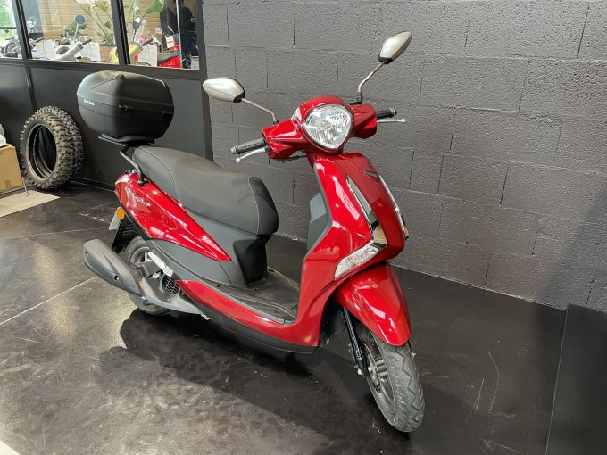 YAMAHA D'ELIGHT 4