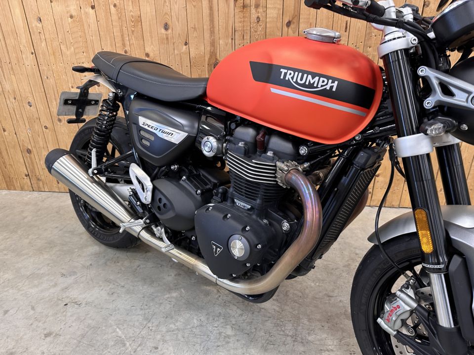 TRIUMPH SPEED TWIN 1200 4