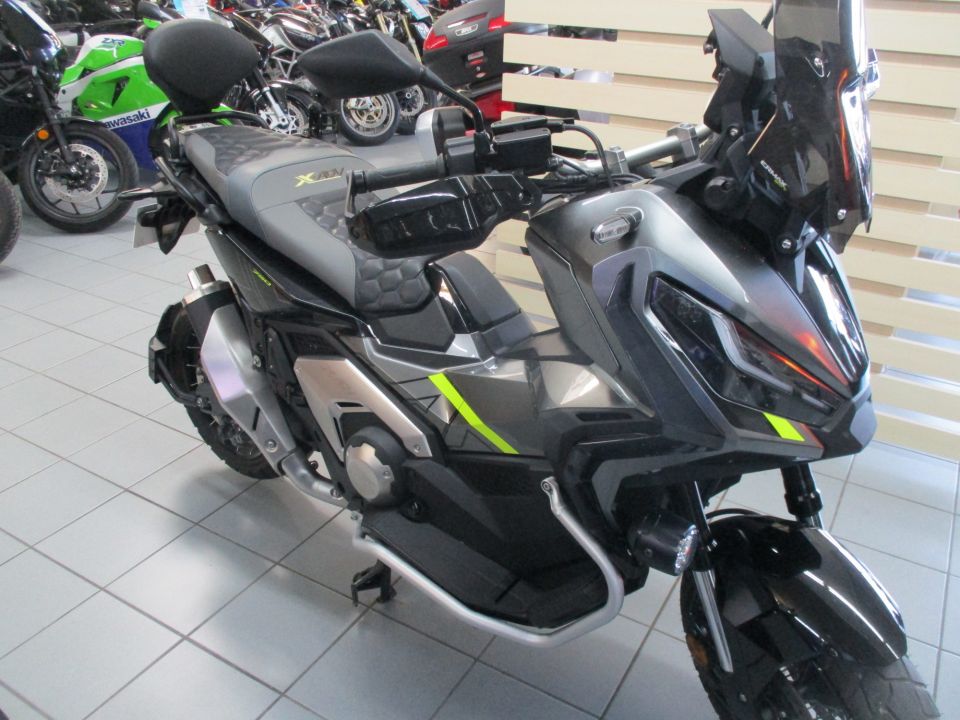 HONDA X-ADV 4