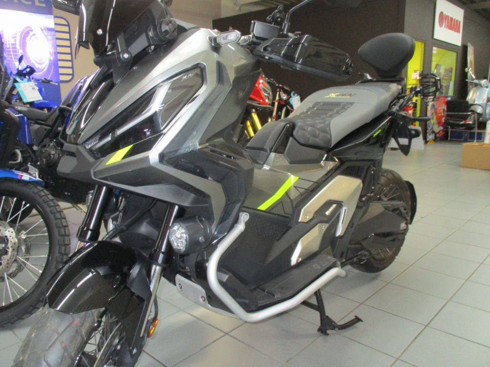 HONDA X-ADV 4