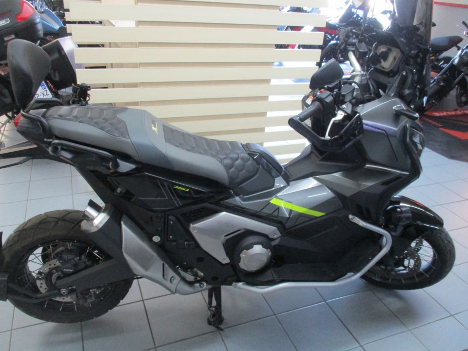 HONDA X-ADV 4