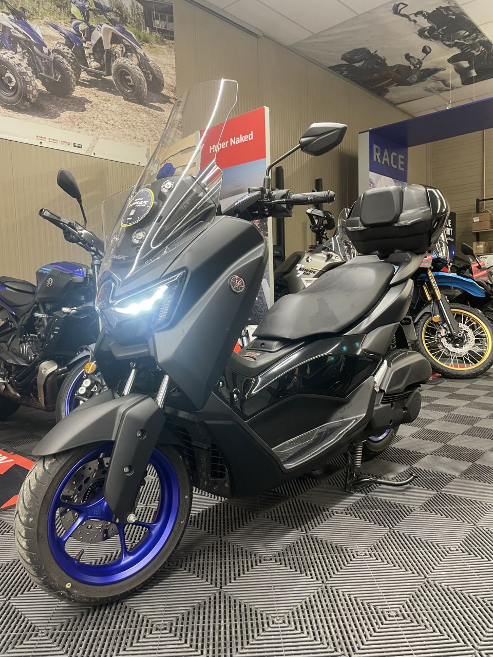 YAMAHA NMAX 125 4