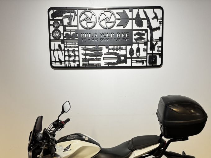 HONDA CB 125 R 4