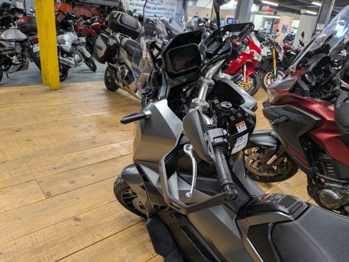 HONDA X-ADV 4