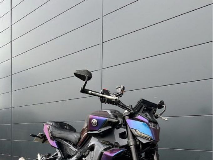 YAMAHA MT-09 4