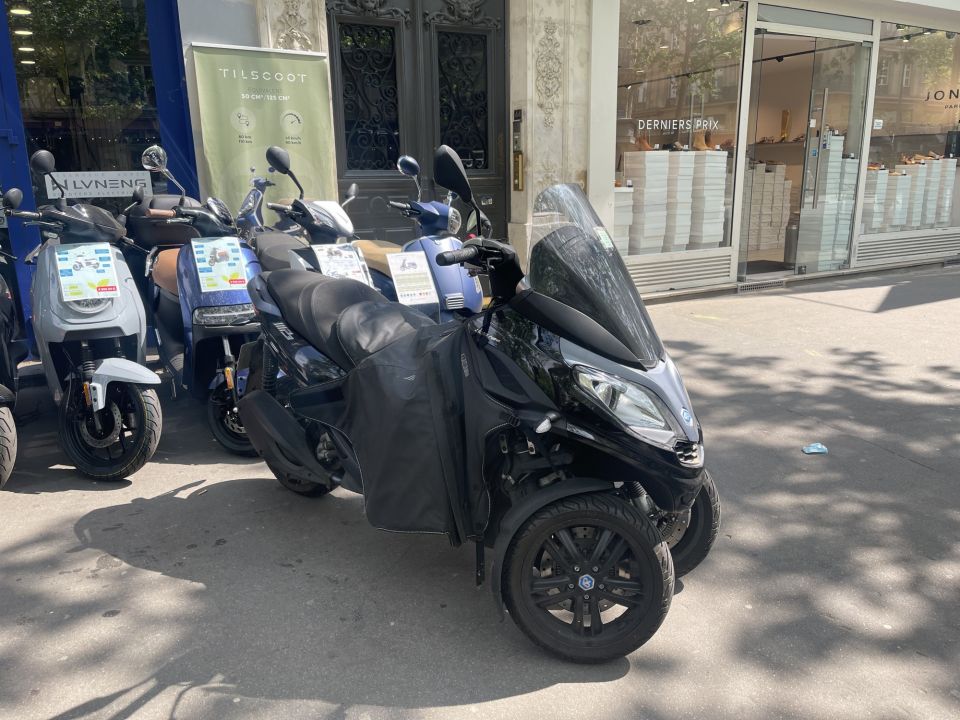 PIAGGIO MP3 300 Hpe ABS/ASR 4