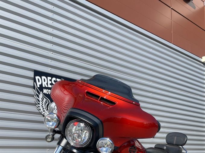 HARLEY-DAVIDSON TOURING STREET GLIDE 1923 CVO  4