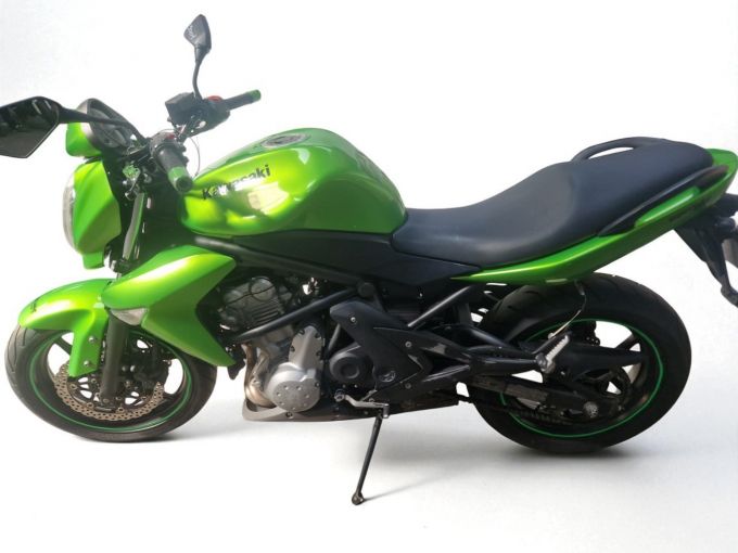 KAWASAKI ER-6 4