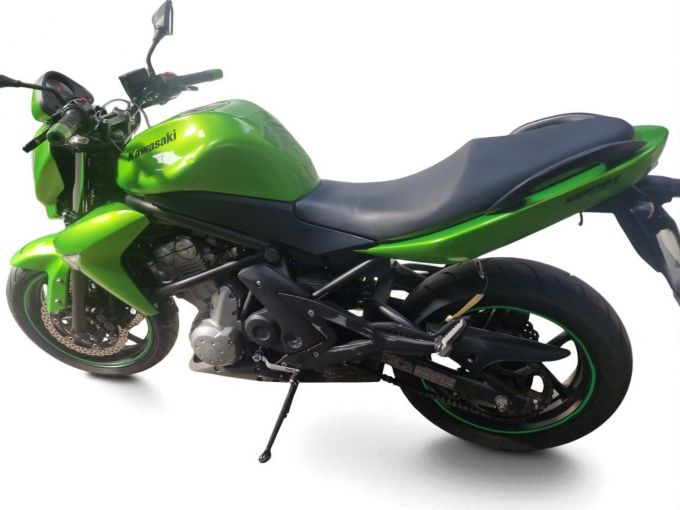 KAWASAKI ER-6 4