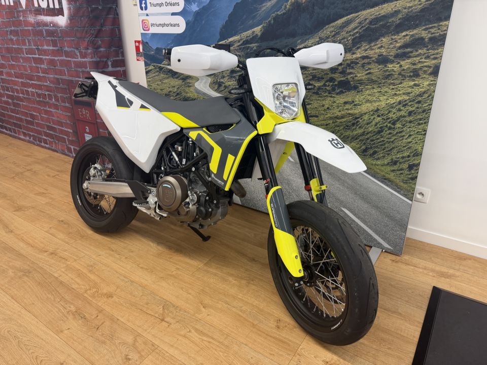 HUSQVARNA 701 SUPERMOTO 4
