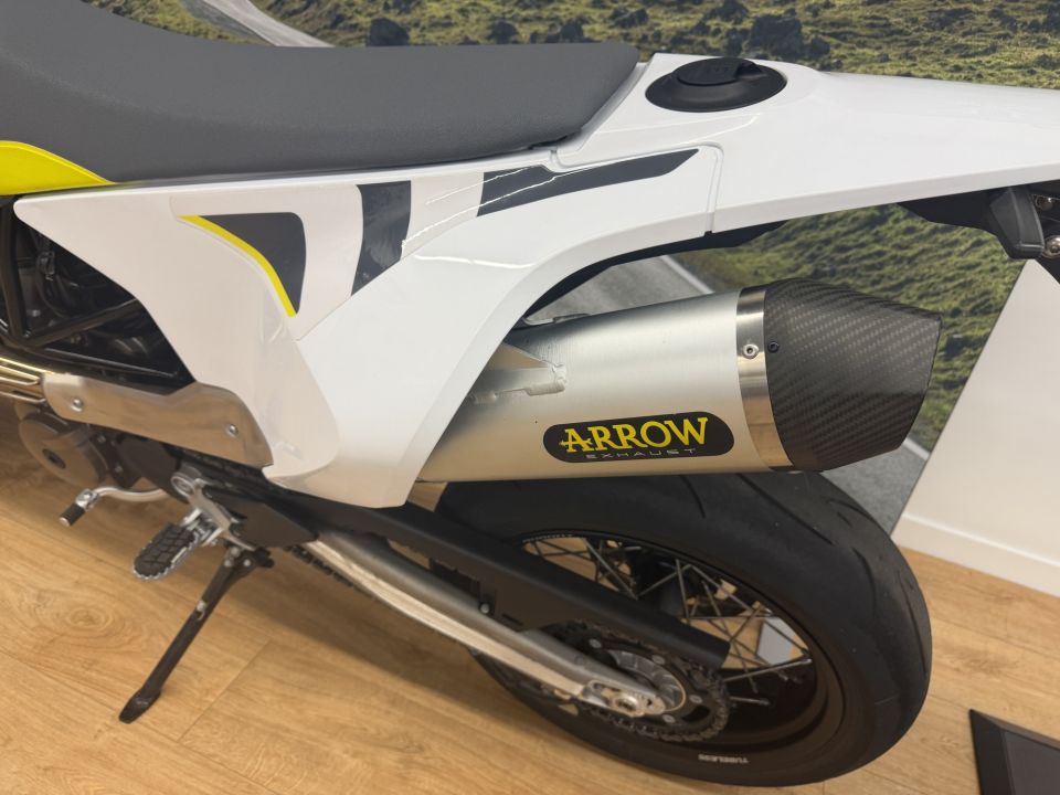 HUSQVARNA 701 SUPERMOTO 4