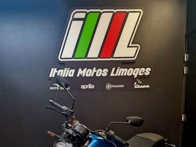 MOTO GUZZI V7 STONE 4