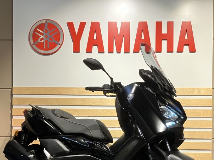 YAMAHA XMAX 300 Tech Max 4