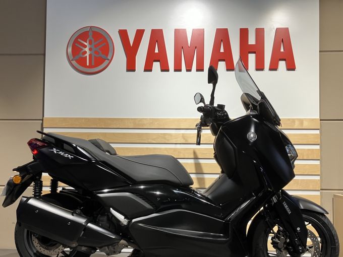YAMAHA XMAX 300 Tech Max 4