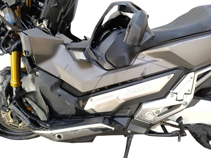 HONDA X-ADV 4