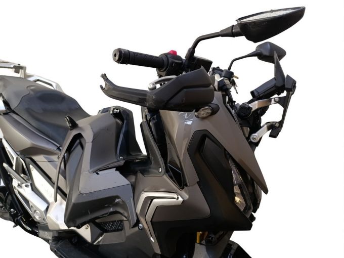 HONDA X-ADV 4