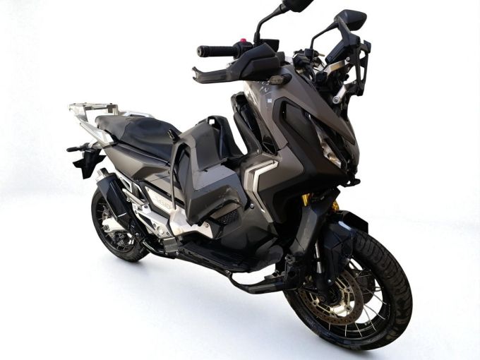 HONDA X-ADV 4