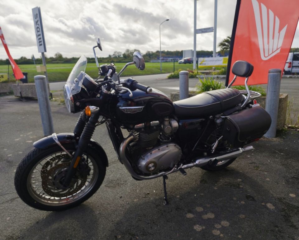 TRIUMPH BONNEVILLE T120 BLACK 1200 4