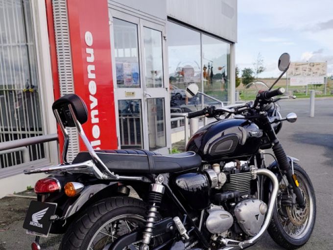TRIUMPH BONNEVILLE T120 BLACK 1200 4