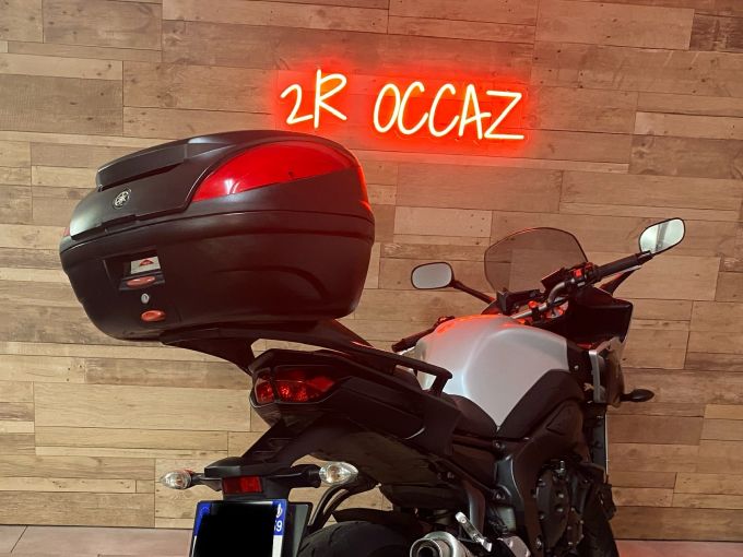 YAMAHA FAZER8 4