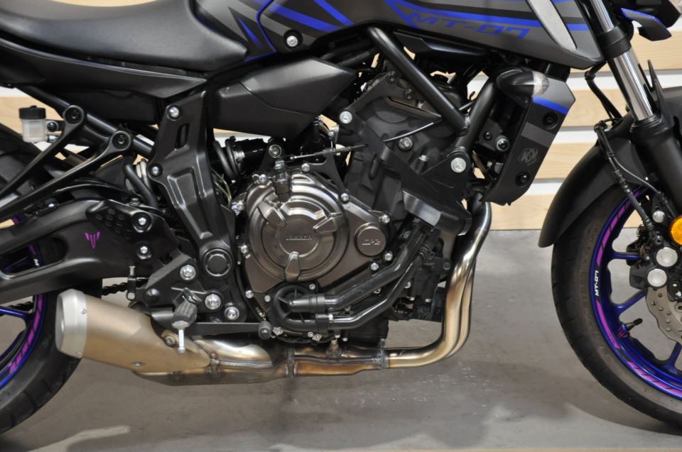 YAMAHA MT-07 (47.5CV) 4