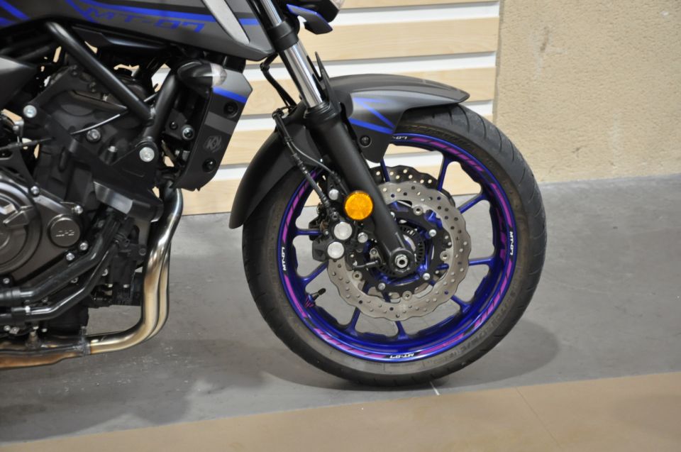 YAMAHA MT-07 (47.5CV) 4