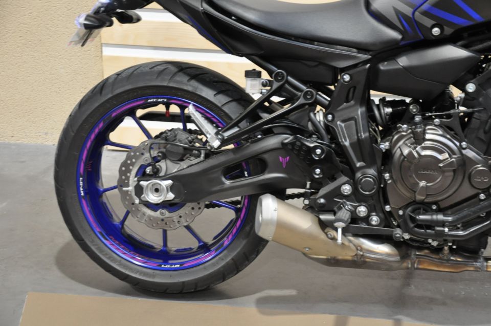 YAMAHA MT-07 (47.5CV) 4