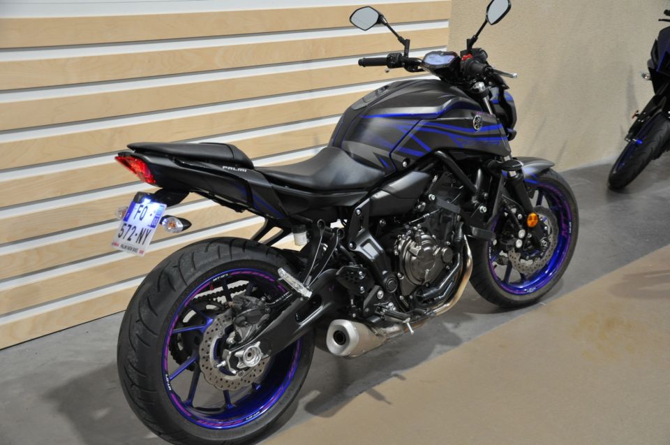 YAMAHA MT-07 (47.5CV) 4