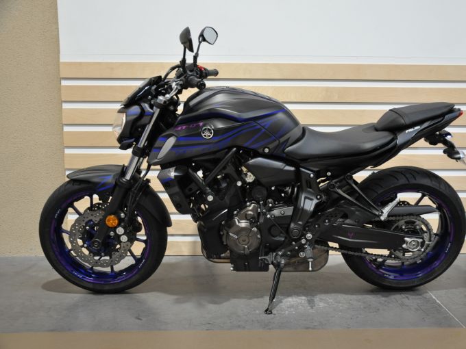 YAMAHA MT-07 (47.5CV) 4