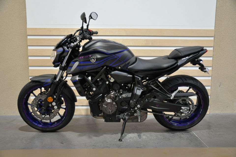 YAMAHA MT-07 (47.5CV) 4