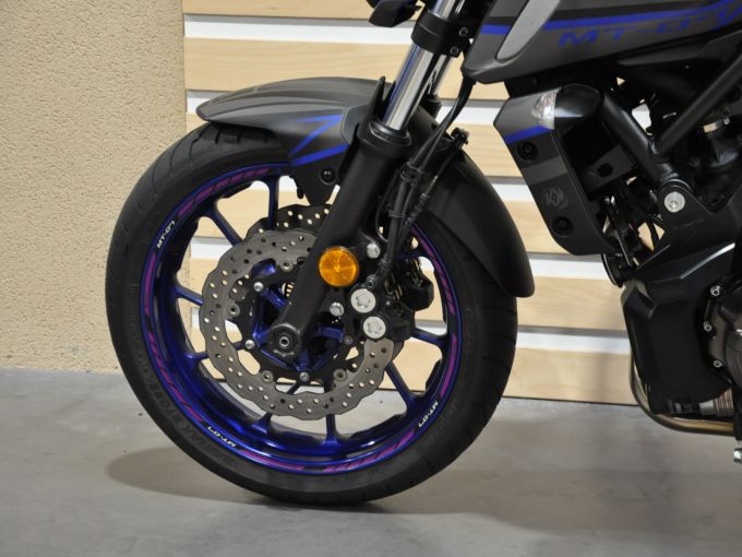 YAMAHA MT-07 (47.5CV) 4