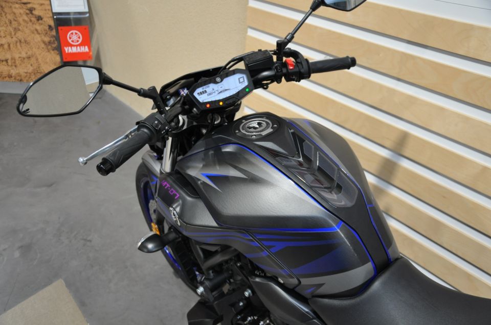 YAMAHA MT-07 (47.5CV) 4