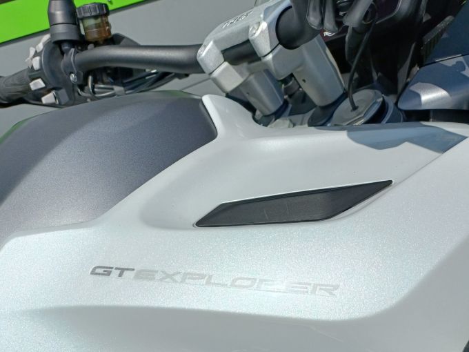 TRIUMPH TIGER 1200 GT EXPLORER 1ER MAIN POT AKRAPOVIC 4