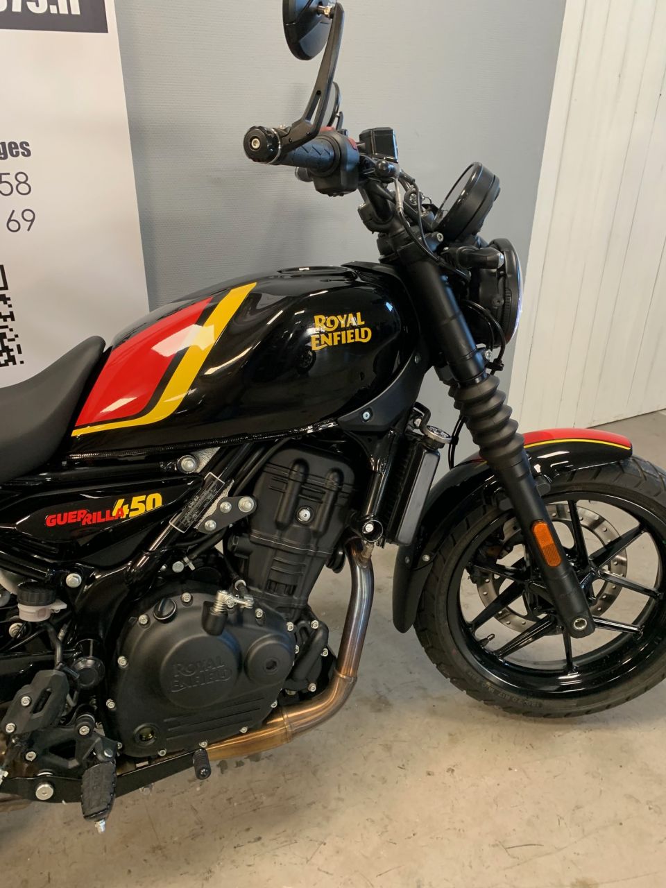 ROYAL ENFIELD Guerilla 450 4