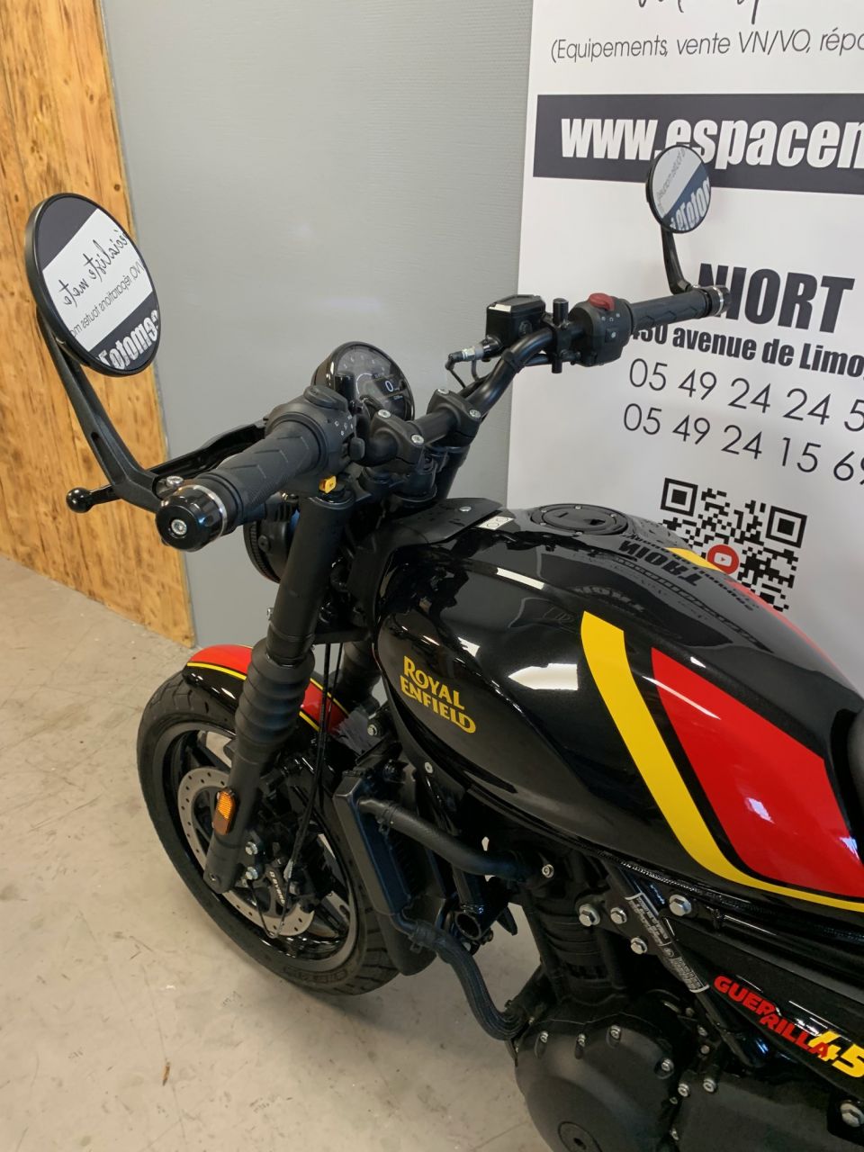 ROYAL ENFIELD Guerilla 450 4