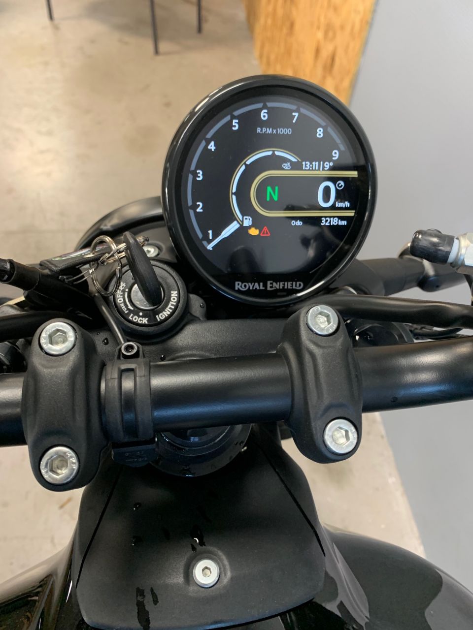 ROYAL ENFIELD Guerilla 450 4