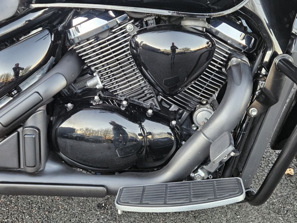 SUZUKI INTRUDER 1500 4