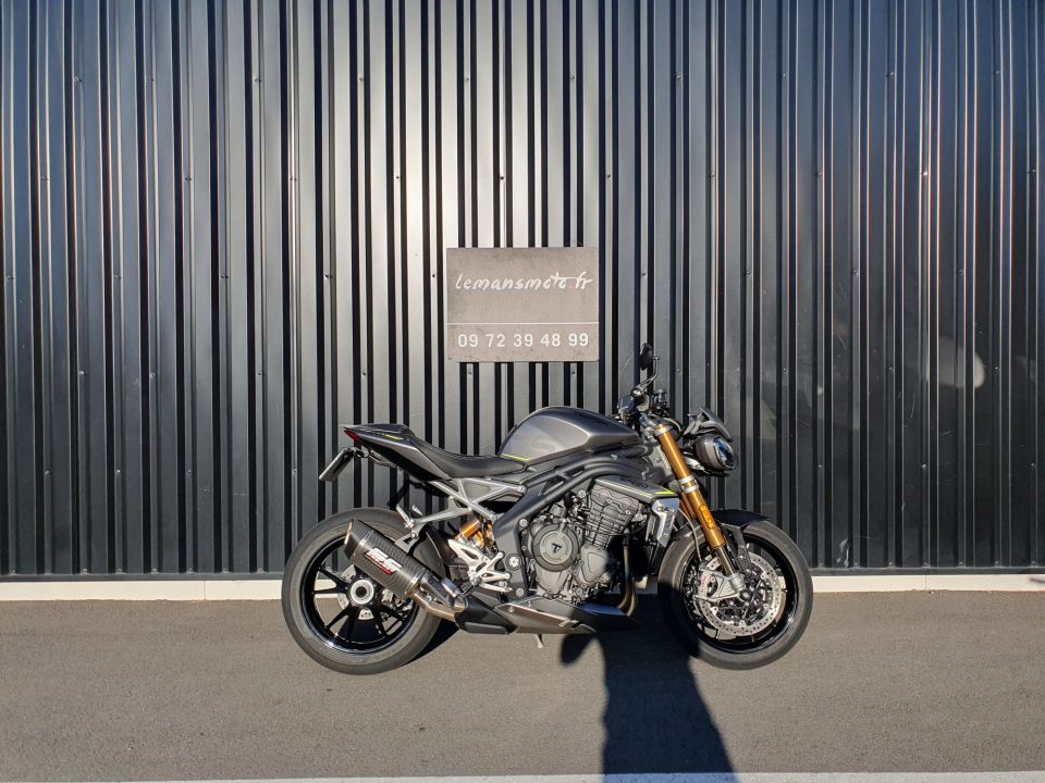 TRIUMPH SPEED TRIPLE 1200 RS 4