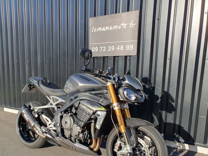 TRIUMPH SPEED TRIPLE 1200 RS 4