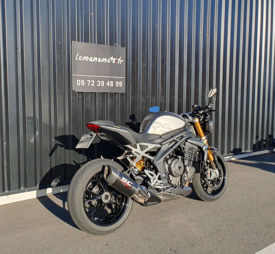 TRIUMPH SPEED TRIPLE 1200 RS 4