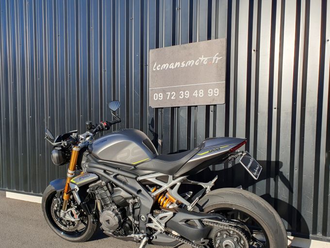 TRIUMPH SPEED TRIPLE 1200 RS 4